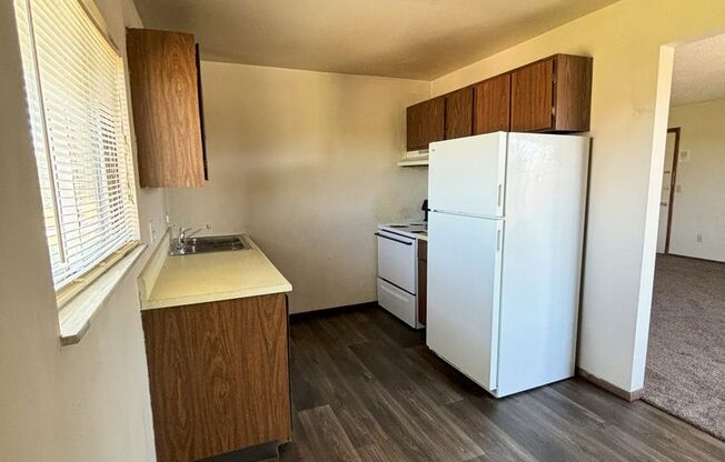 2 beds, 1 bath, 800 sqft, $800, Unit 20