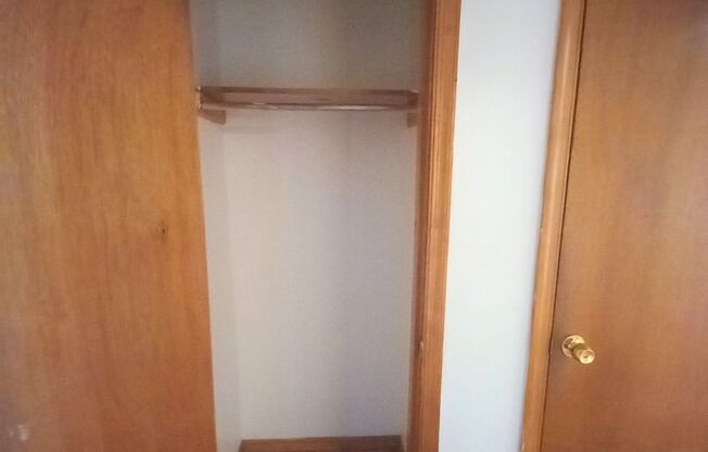 2 beds, 1 bath, 903 sqft, $1,290, Unit D-1