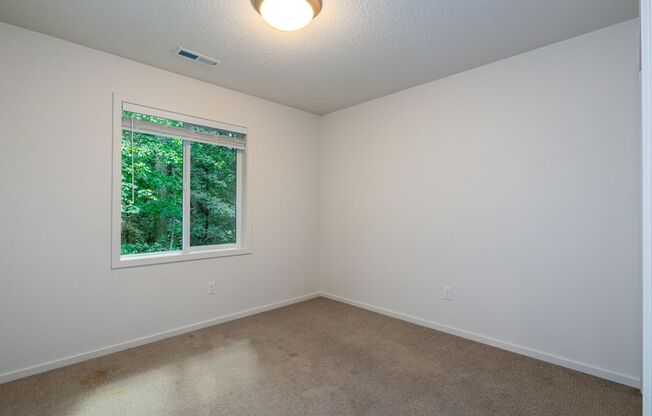 Spacious 3x2.5 Townhome with Attached Garage & AC!!