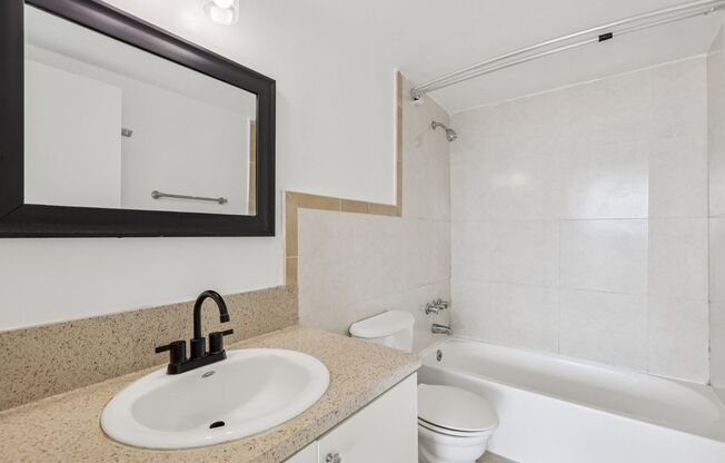 1 bed, 1.5 baths, 780 sqft, $1,850, Unit 210N