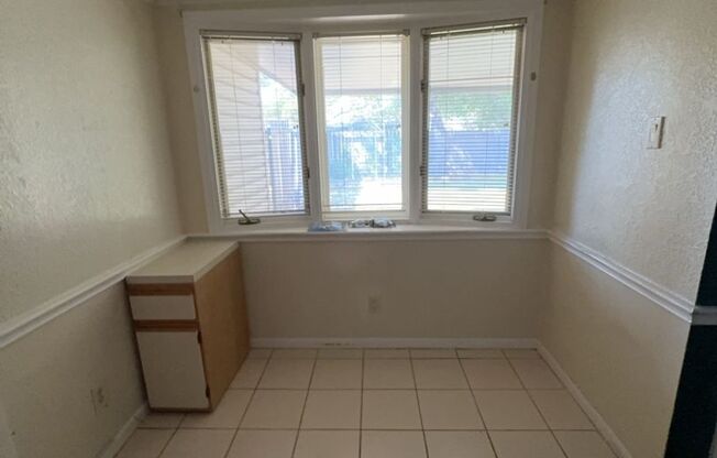 3 beds, 2 baths, $1,395