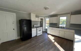 2 beds, 1 bath, $875, Unit Unit 2