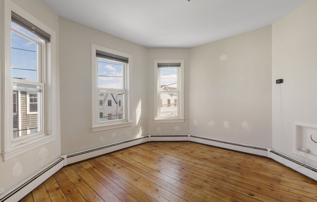 2 beds, 1 bath, 810 sqft, $2,500, Unit 3