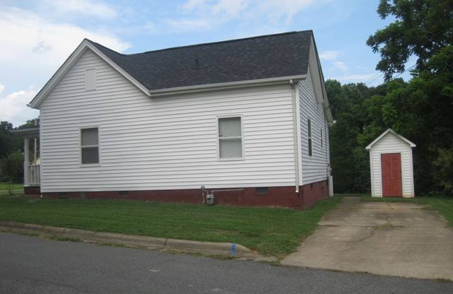 Quaint Home for Lease w/ spacious Yard