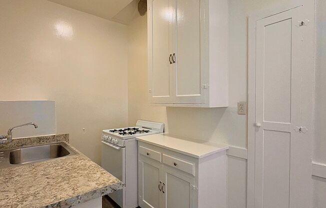 Studio, 1 bath, 364 sqft, $1,295, Unit 106