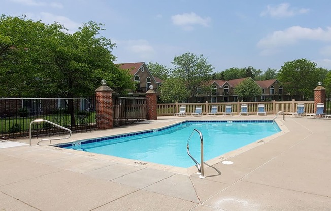 Refreshing Pool With Sundeck and Wi Fi at Hampton Lakes Apartments, Walker