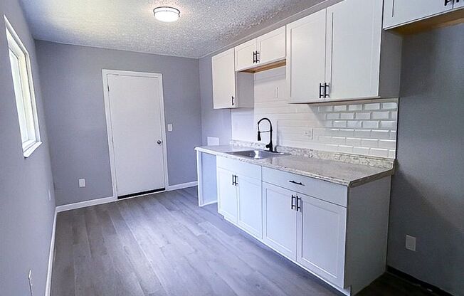 3 beds, 1 bath, $1,295