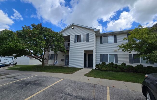 2 beds, 1 bath, 856 sqft, $1,269, Unit PL   7605