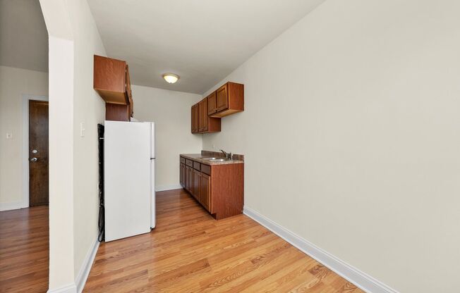 Studio, 1 bath, 450 sqft, $1,795, Unit 306