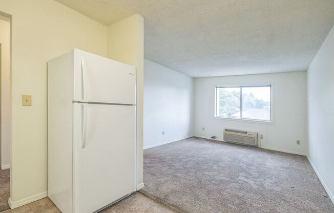 1 bed, 1 bath, 665 sqft, $895, Unit 10