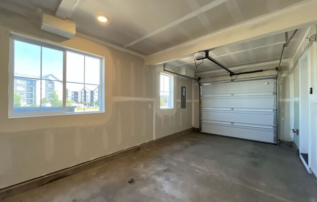 4 beds, 3.5 baths, $2,995