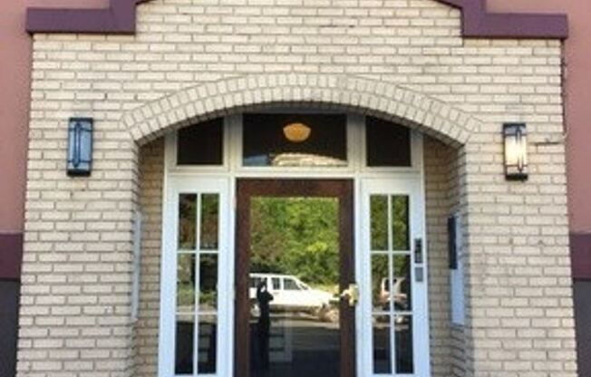 2128 SE Hawthorne Blvd, #21-48 & 1502-1508 SE 21st Avenue