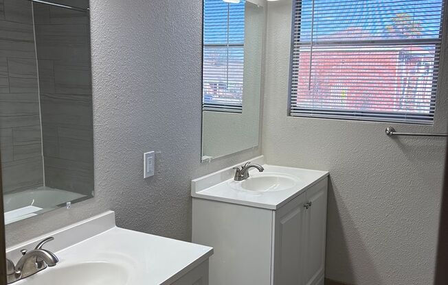 2 beds, 1.5 baths, 870 sqft, $1,175, Unit C07