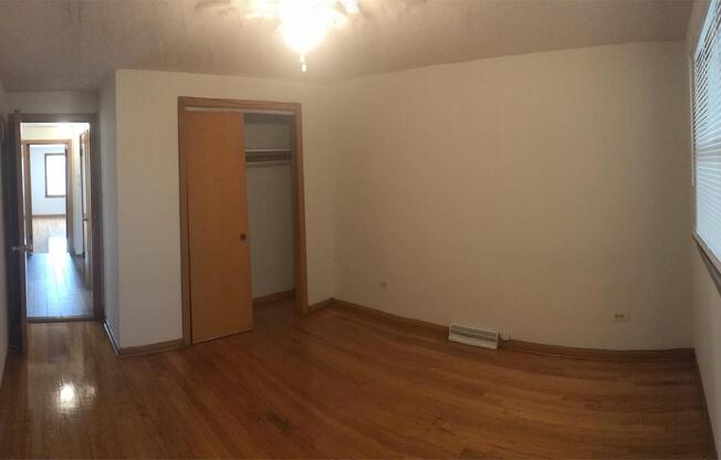2843 W 79 ST
