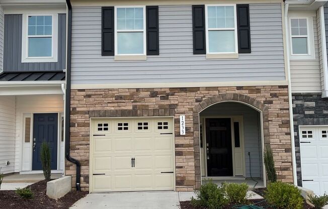 MUST SEE - 2023 New Construction w/One Car Garage in Zebulon!