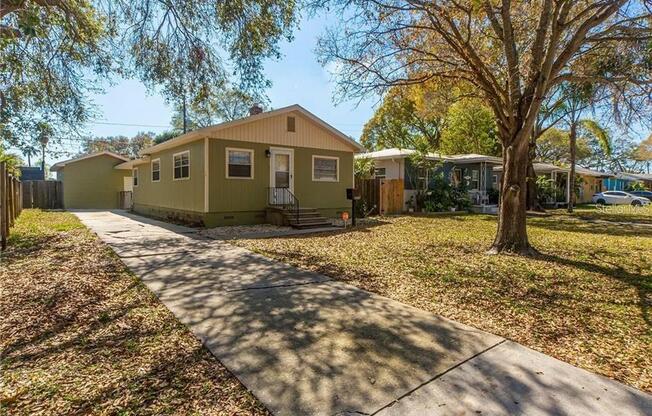 2626 34 AVE N