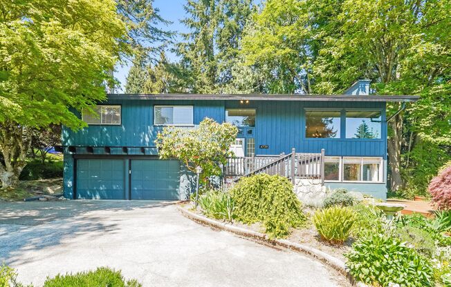 Beautiful 4 bed 2.5 bath Lake Forest Park $4000/mo.