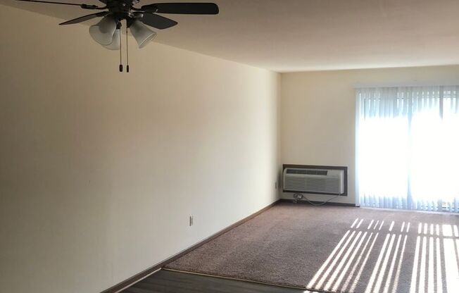 3 beds, 1 bath, 1,040 sqft, $1,695, Unit 3164-308