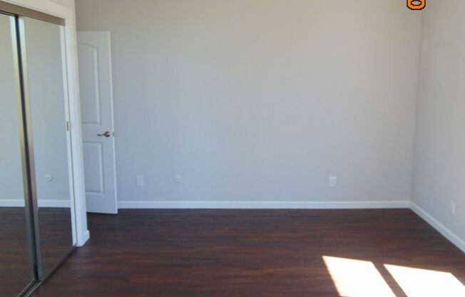 Upper Unit Remodeled Apartment in Downtown Martinez