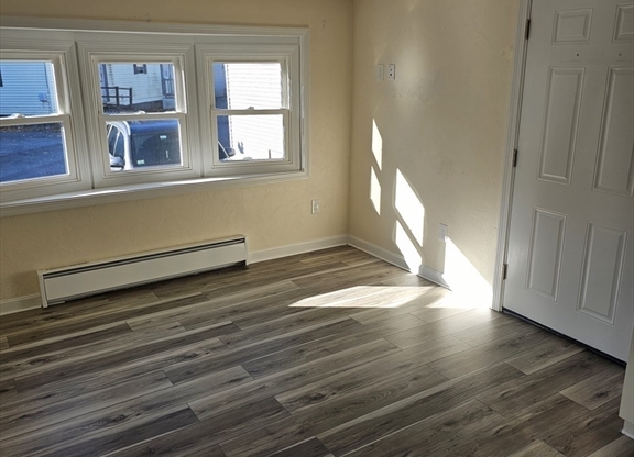 1 bed, 1 bath, 700 sqft, $1,700, Unit 6