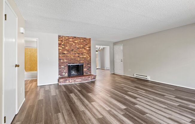 2 beds, 1.5 baths, 960 sqft, $1,395, Unit 12