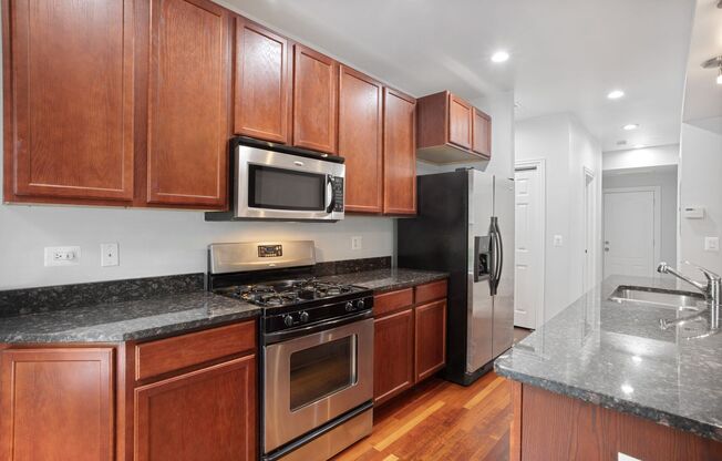 7357-67 N Ashland Ave