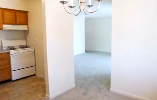 2 beds, 1 bath, 825 sqft, $1,820, Unit 38