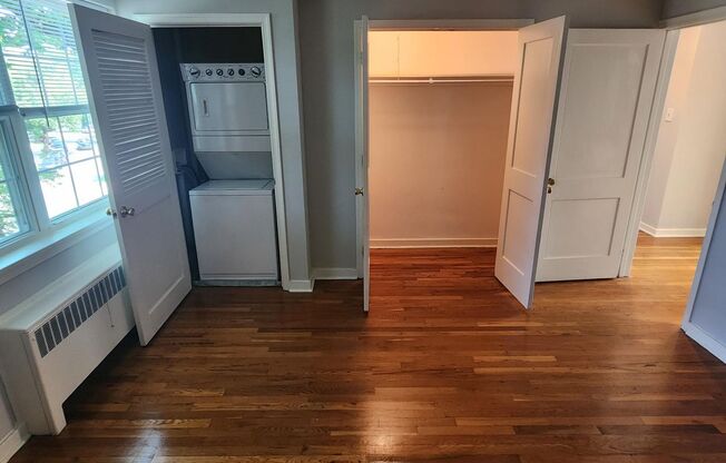 2 beds, 1 bath, 897 sqft, $2,265, Unit A-05