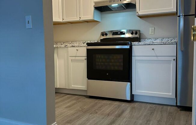 2 beds, 1 bath, $1,750, Unit 6