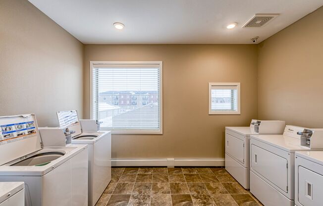 Studio, 1 bath, 594 sqft, $995, Unit 102