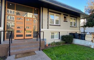 3 beds, 2 baths, $2,250, Unit 1