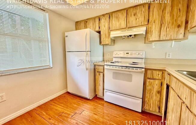 5024 TERRACE PALMS CIR