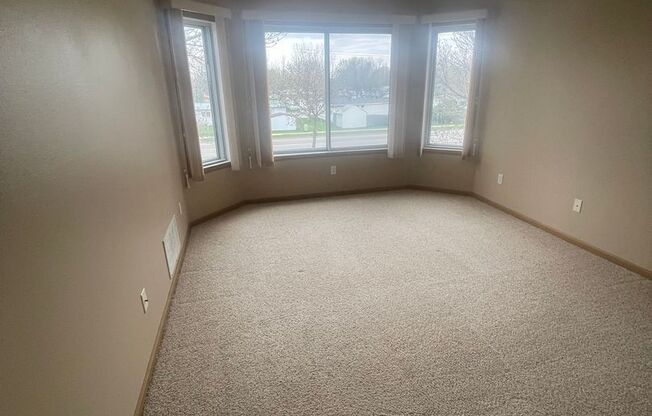 2 beds, 1 bath, 1,116 sqft, $1,210, Unit 1225