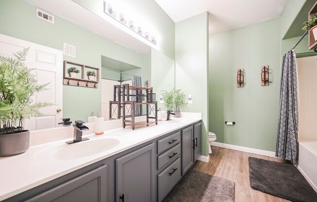 2 beds, 2 baths, $1,700