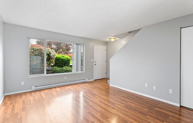 2 beds, 1 bath, 794 sqft, $1,495, Unit 26