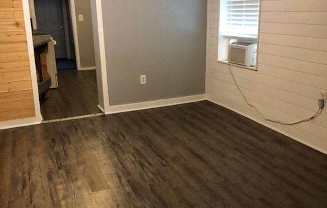 2 beds, 1 bath, 838 sqft, $950, Unit 611A