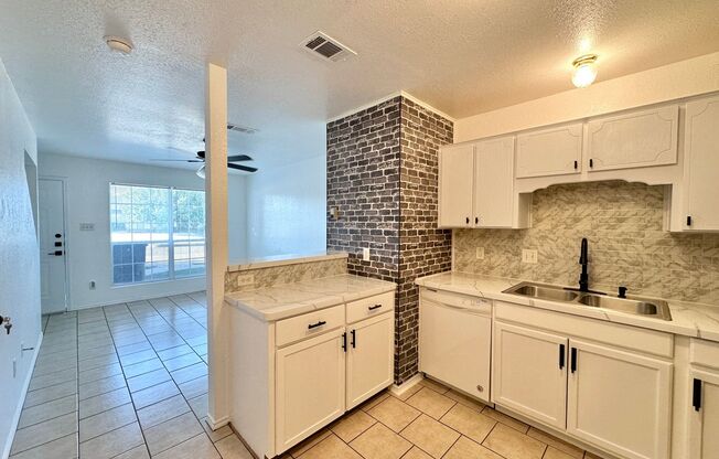 2 beds, 1.5 baths, 1,235 sqft, $895, Unit 4300 C July