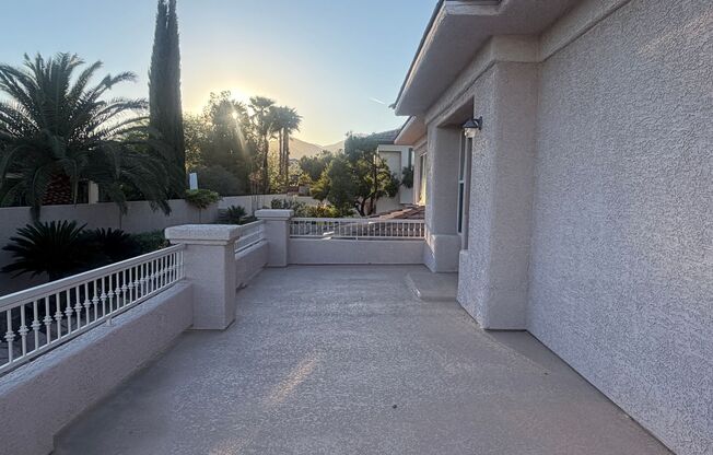 5 beds, 4.5 baths, $6,795