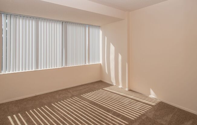2 beds, 2 baths, 883 sqft, $1,685, Unit 213
