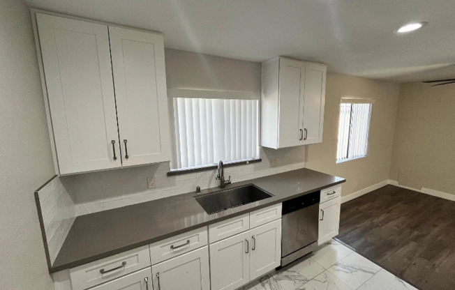 507 E CEDAR AVE