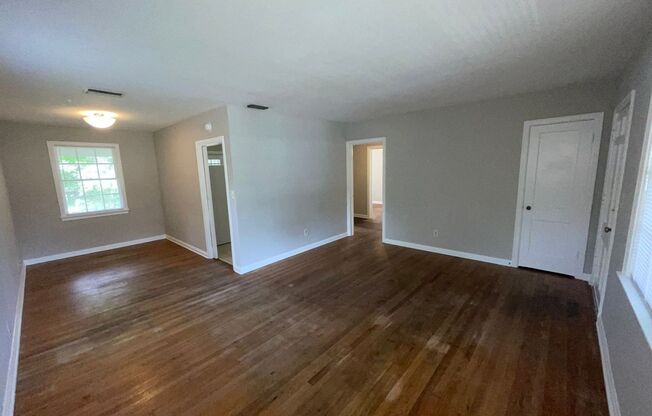 2 beds, 1 bath, $1,400