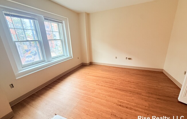 4 University Rd