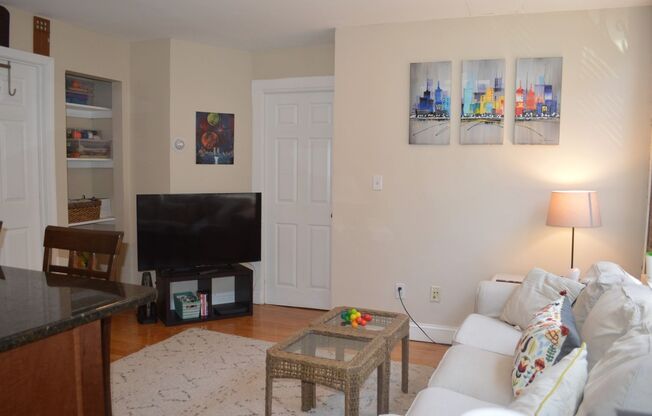 AWESOME 2 BED IN THE NORTH END