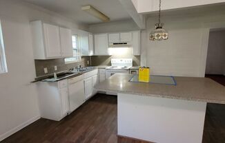 3 beds, 2 baths, $900