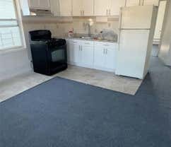 2 beds, 1 bath, $2,500, Unit 2