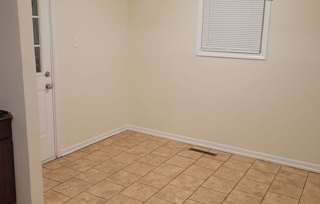 3 beds, 1 bath, $2,800