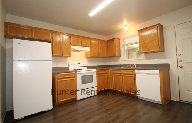 2 beds, 2 baths, $1,025, Unit Unit A