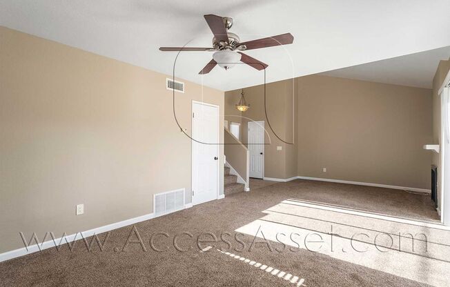 Bright And Spacious 2 Bed/1.5 Bath Condo In Lake Elsinore!