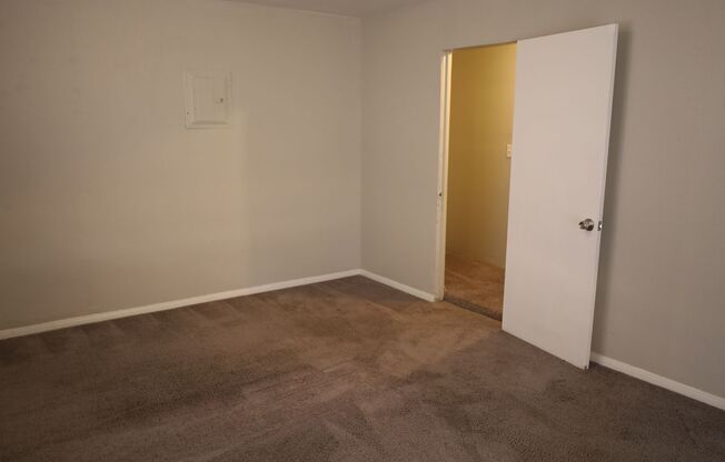 3 beds, 2 baths, $1,650