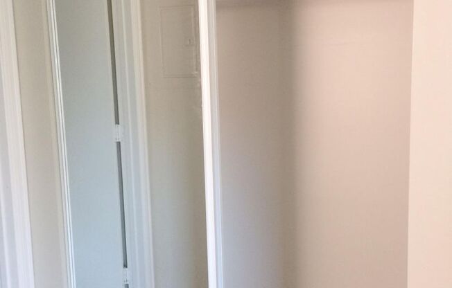 Studio, 1 bath, 356 sqft, $1,169, Unit 103